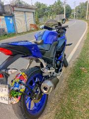 YAMAHA R15 V3